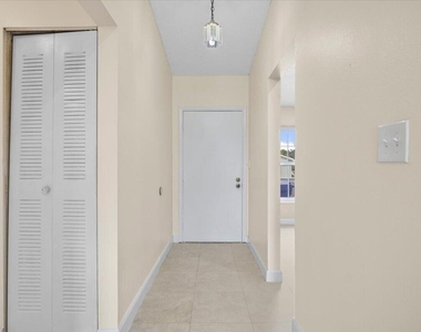 5540 S Lakewood Cir Circle S - Photo Thumbnail 9