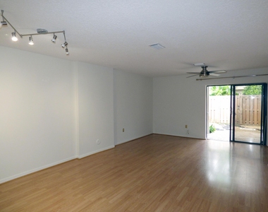 227 City View Drive - Photo Thumbnail 11