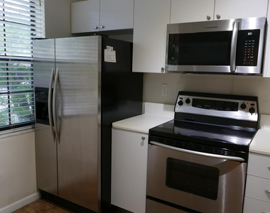 227 City View Drive - Photo Thumbnail 2