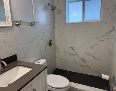 5431 Ne 22nd Terrace - Photo Thumbnail 5