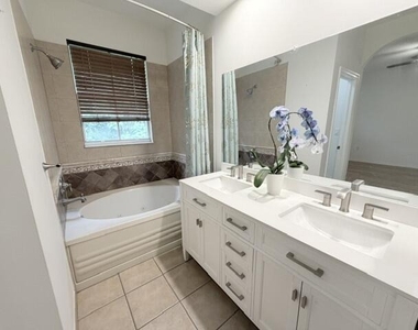 3126 Merrick Terrace - Photo Thumbnail 16