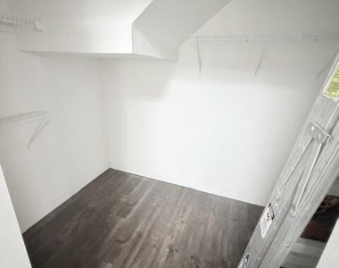 3126 Merrick Terrace - Photo Thumbnail 9