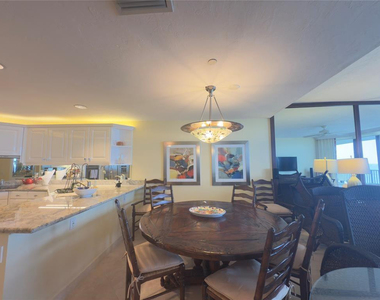 800 Ocean Drive - Photo Thumbnail 4