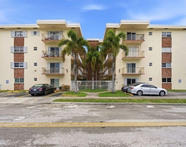 1747 Rodman Street - Photo Thumbnail 16