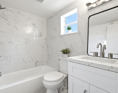 1747 Rodman Street - Photo Thumbnail 12