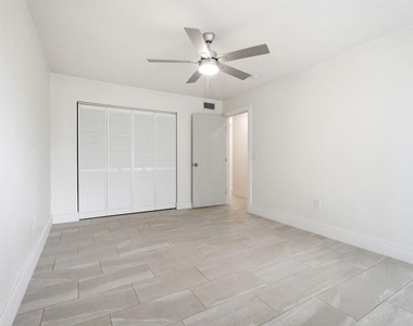 1747 Rodman Street - Photo Thumbnail 8