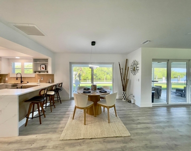 8585 Se Palm Street - Photo Thumbnail 10