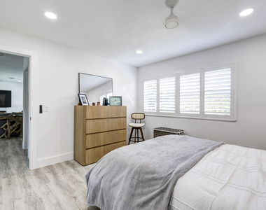 8585 Se Palm Street - Photo Thumbnail 21