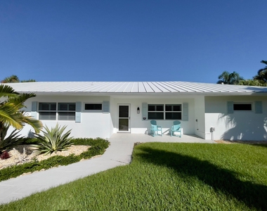 8585 Se Palm Street - Photo Thumbnail 5