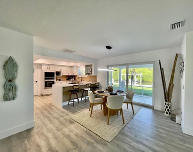 8585 Se Palm Street - Photo Thumbnail 11