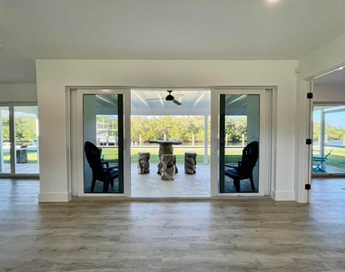 8585 Se Palm Street - Photo Thumbnail 24