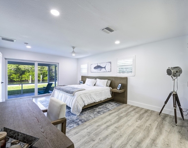 8585 Se Palm Street - Photo Thumbnail 18