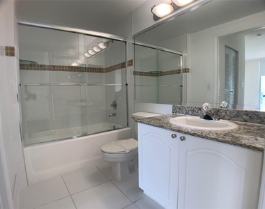 19455 Ne 10 Avenue - Photo Thumbnail 8