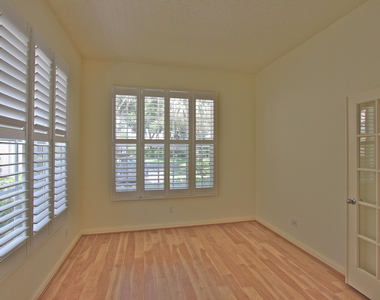 160 Lost Bridge Drive - Photo Thumbnail 15
