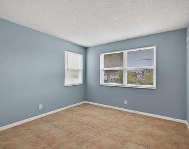 95 Ne 41st Street - Photo Thumbnail 4