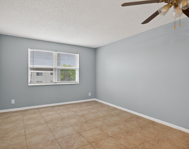 95 Ne 41st Street - Photo Thumbnail 1