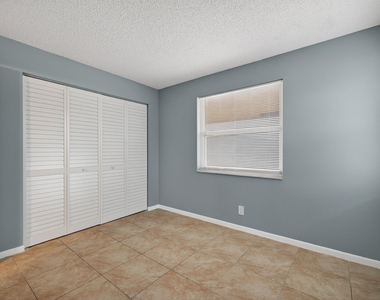 95 Ne 41st Street - Photo Thumbnail 9