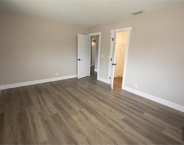 4409 Palm Avenue - Photo Thumbnail 2