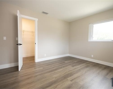 4409 Palm Avenue - Photo Thumbnail 3