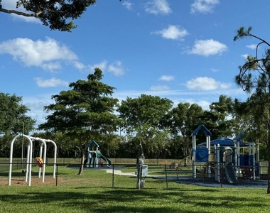 7418 Wescott Terrace - Photo Thumbnail 18
