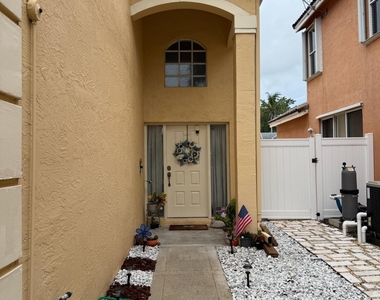 7418 Wescott Terrace - Photo Thumbnail 4