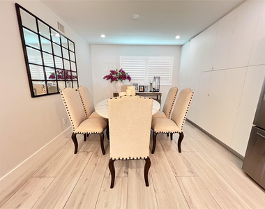 2115 Ne 37th Drive - Photo Thumbnail 7