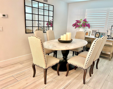 2115 Ne 37th Drive - Photo Thumbnail 8