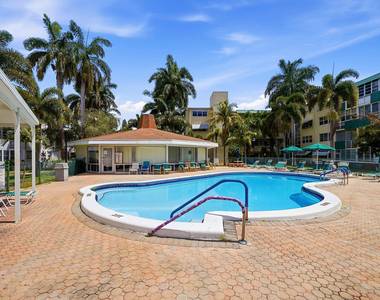 1333 E Hallandale Beach Boulevard - Photo Thumbnail 16