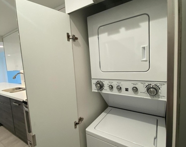 5401 Collins Avenue - Photo Thumbnail 11