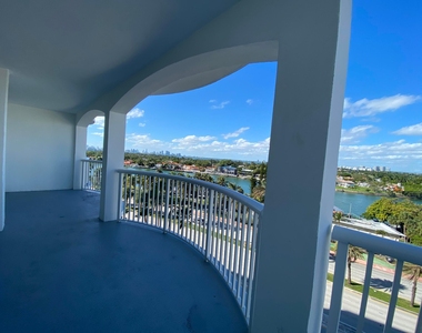 5401 Collins Avenue - Photo Thumbnail 21