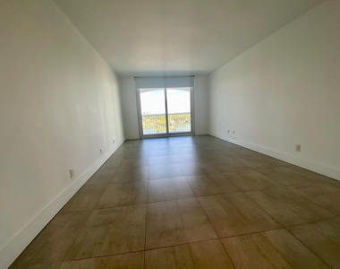 5401 Collins Avenue - Photo Thumbnail 14