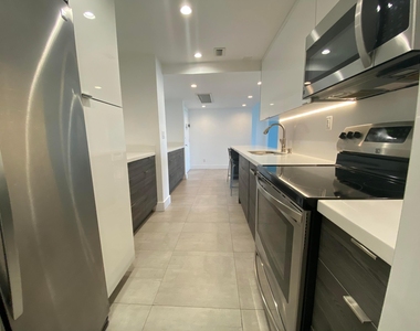 5401 Collins Avenue - Photo Thumbnail 10
