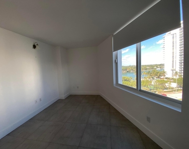 5401 Collins Avenue - Photo Thumbnail 18