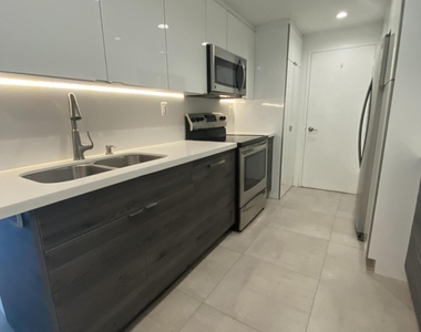 5401 Collins Avenue - Photo Thumbnail 8