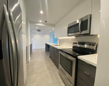 5401 Collins Avenue - Photo Thumbnail 9
