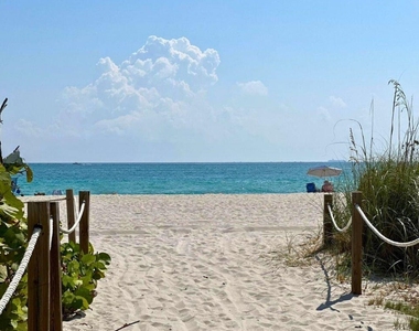 5401 Collins Avenue - Photo Thumbnail 34