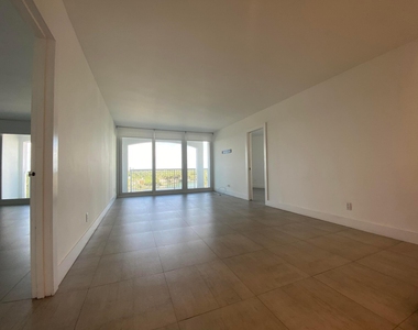 5401 Collins Avenue - Photo Thumbnail 5