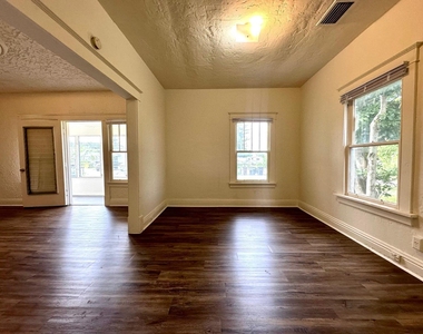 523 Valley Forge Road - Photo Thumbnail 10