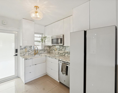 851 Meridian Avenue - Photo Thumbnail 2