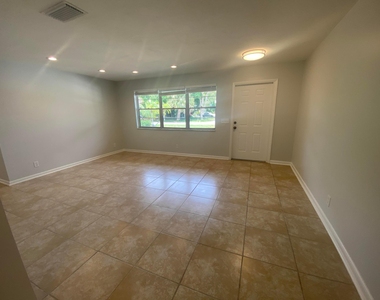 1317 Willow Road - Photo Thumbnail 8