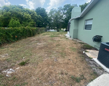 1317 Willow Road - Photo Thumbnail 30