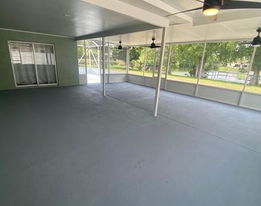 1317 Willow Road - Photo Thumbnail 27