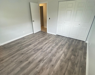 1317 Willow Road - Photo Thumbnail 10
