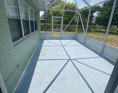 1317 Willow Road - Photo Thumbnail 25