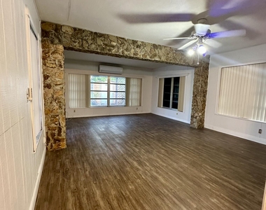 7000 Sw 11th Street - Photo Thumbnail 6