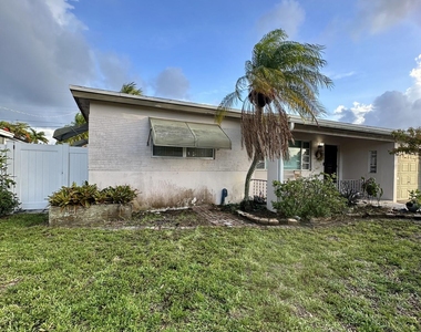 7000 Sw 11th Street - Photo Thumbnail 2