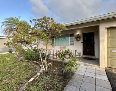 7000 Sw 11th Street - Photo Thumbnail 4