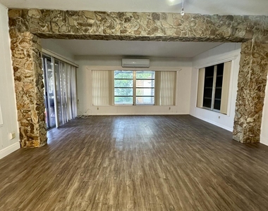 7000 Sw 11th Street - Photo Thumbnail 13