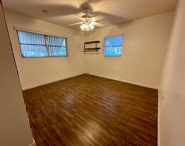 7000 Sw 11th Street - Photo Thumbnail 26