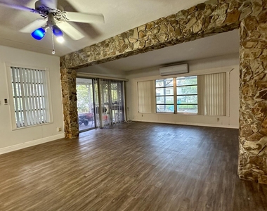 7000 Sw 11th Street - Photo Thumbnail 15